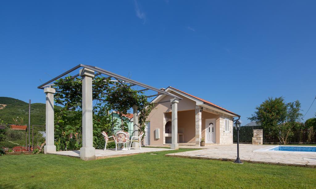 Apartments Raskovic Radanovići Esterno foto